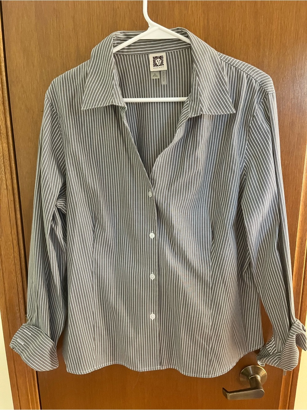 WoMen's xl Gray Pinstripe Button-Down Shirt